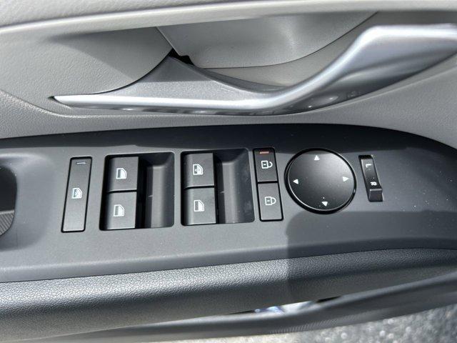 Photo of 2025 White Pearl Hyundai TUCSON