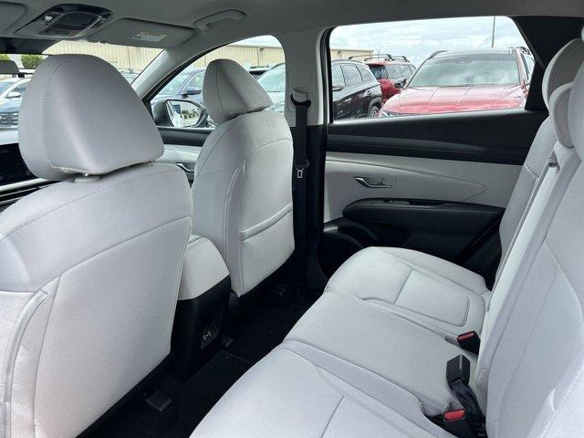 Photo of 2025 White Pearl Hyundai TUCSON