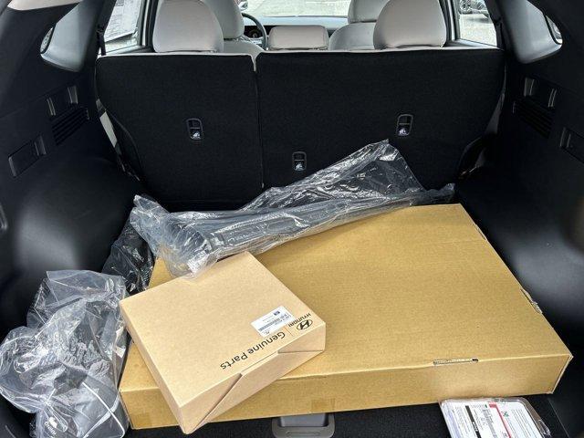 Photo of 2025 White Pearl Hyundai TUCSON