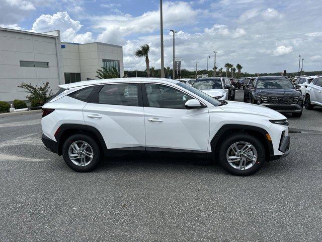 Photo of 2025 White Pearl Hyundai TUCSON
