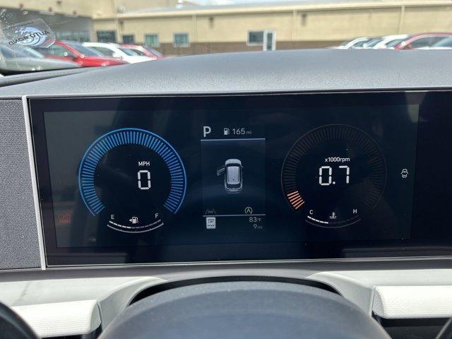 Photo of 2025 White Pearl Hyundai TUCSON