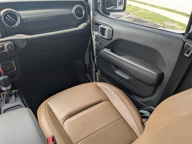 Photo of 2022 Silver Zynith Clearcoat Jeep Wrangler Unlimited 4xe