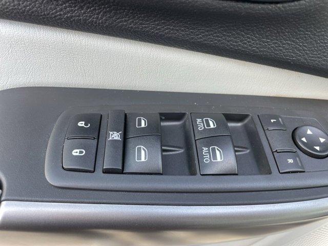 Photo of 2021 Olive Green Pearlcoat Jeep Cherokee