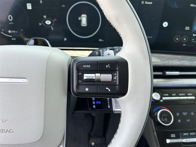 Photo of 2025 White Hyundai SANTA FE HEV