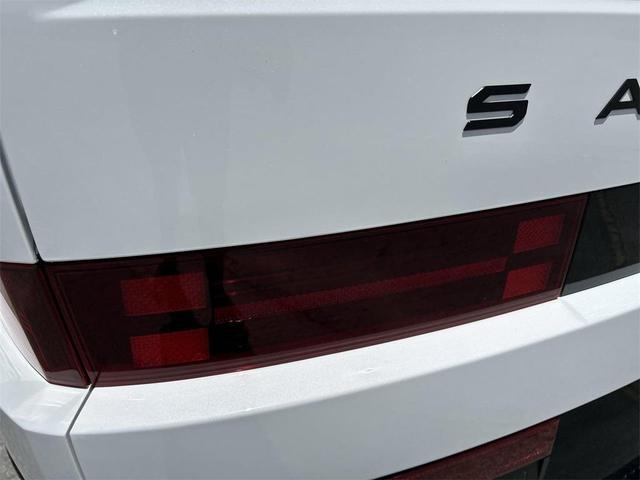 Photo of 2025 White Hyundai SANTA FE HEV