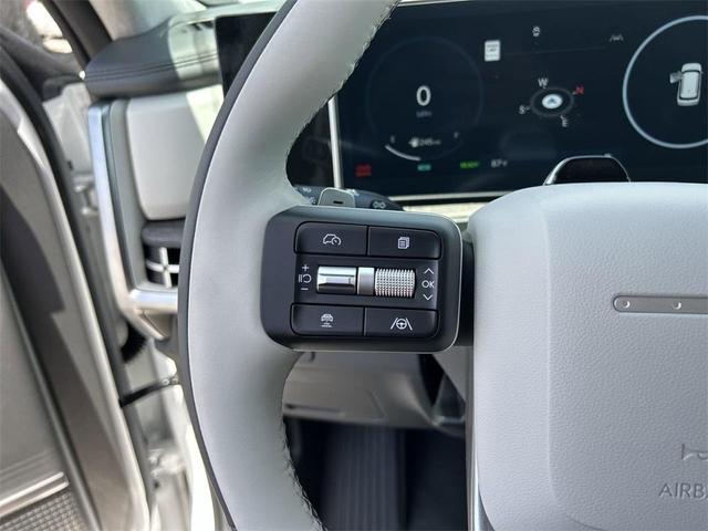 Photo of 2025 White Hyundai SANTA FE HEV