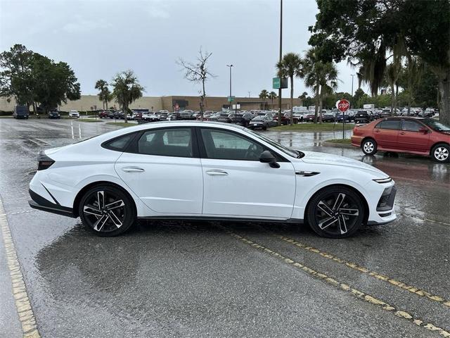 Photo of 2025 White Hyundai SONATA