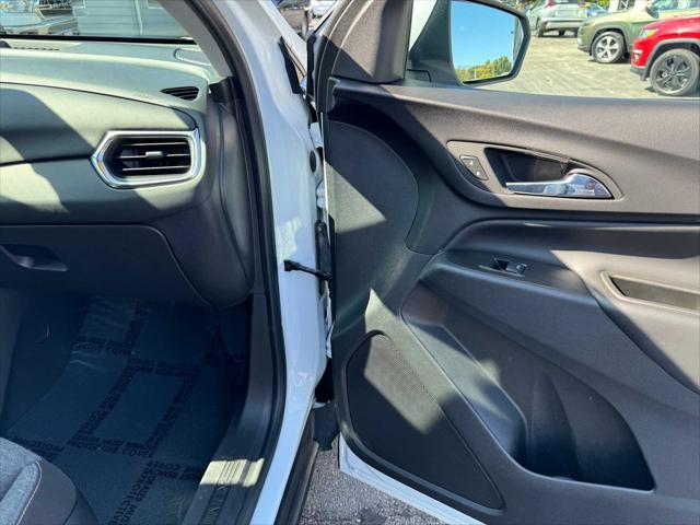 Photo of 2022 Summit White Chevrolet Equinox