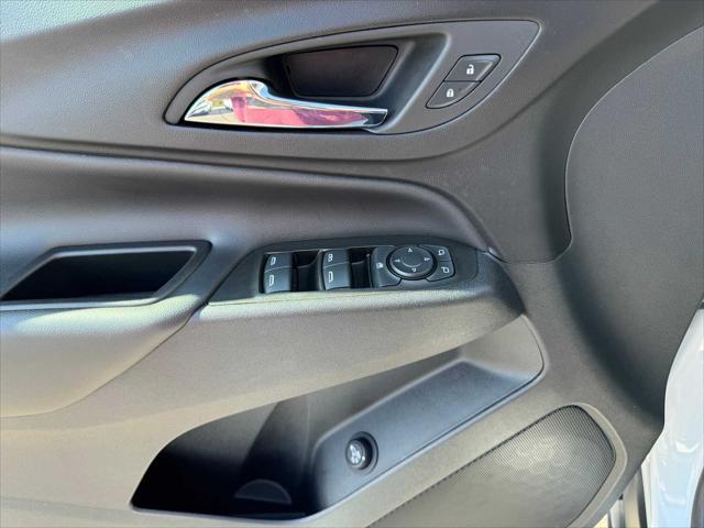 Photo of 2022 Summit White Chevrolet Equinox