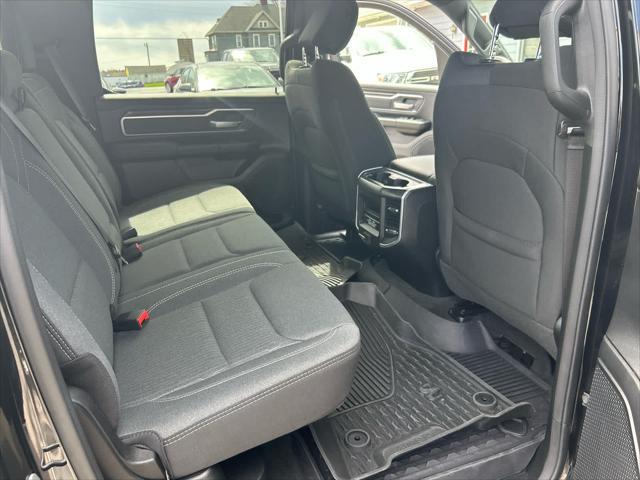 Photo of 2022 Diamond Black Crystal Pearlcoat RAM 1500