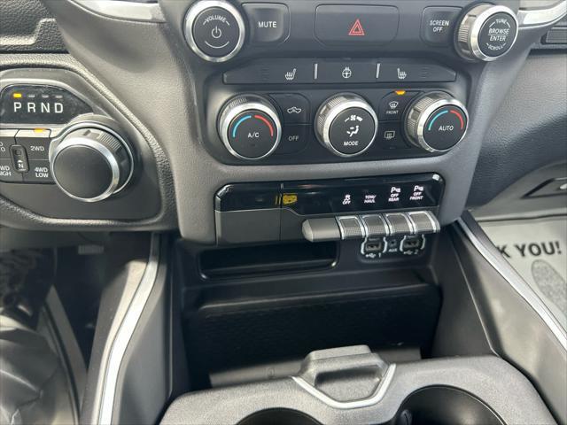 Photo of 2022 Diamond Black Crystal Pearlcoat RAM 1500