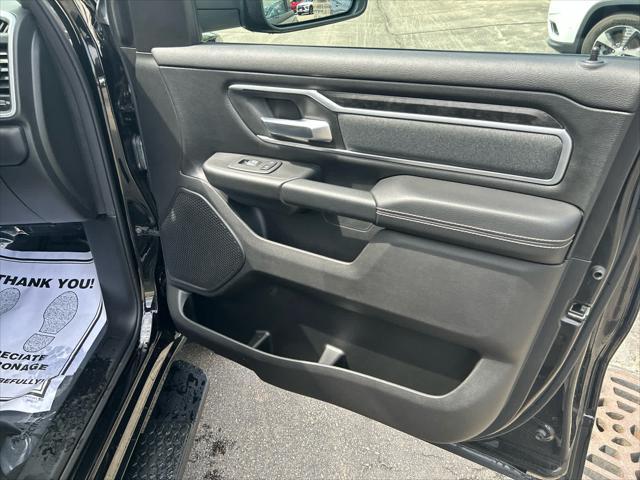Photo of 2022 Diamond Black Crystal Pearlcoat RAM 1500