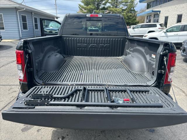 Photo of 2022 Diamond Black Crystal Pearlcoat RAM 1500