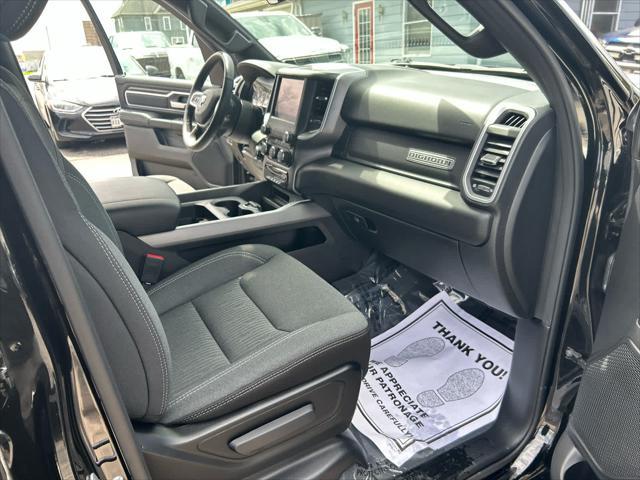 Photo of 2022 Diamond Black Crystal Pearlcoat RAM 1500