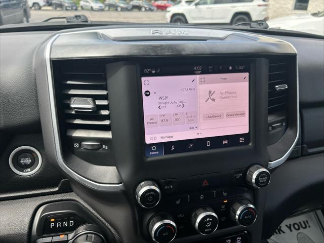 Photo of 2022 Diamond Black Crystal Pearlcoat RAM 1500