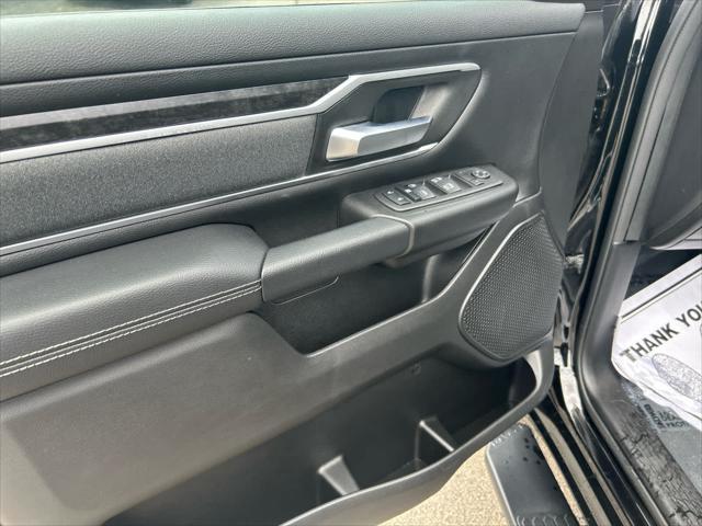 Photo of 2022 Diamond Black Crystal Pearlcoat RAM 1500
