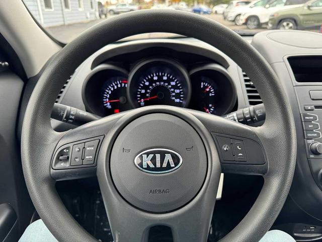 Photo of 2013 Moss Metallic Kia Soul