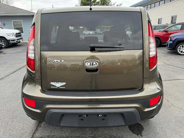 Photo of 2013 Moss Metallic Kia Soul