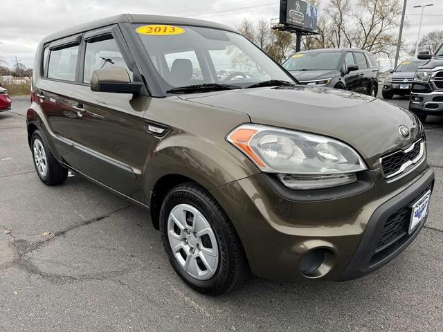 Photo of 2013 Moss Metallic Kia Soul