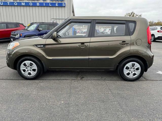 Photo of 2013 Moss Metallic Kia Soul
