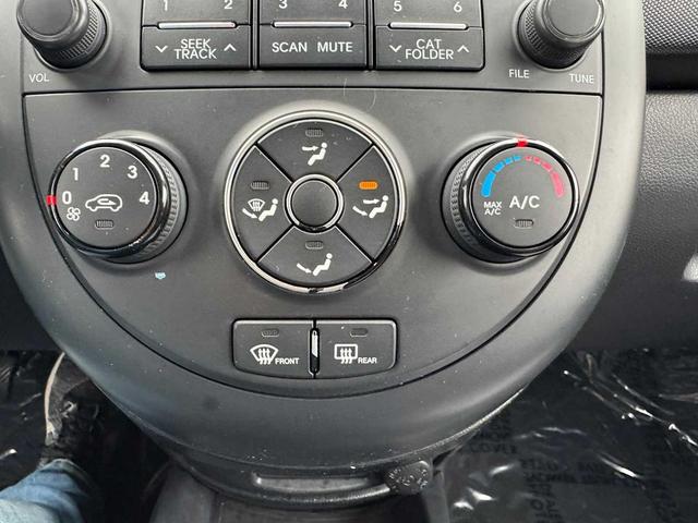 Photo of 2013 Moss Metallic Kia Soul