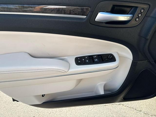 Photo of 2022 Gloss Black Chrysler 300