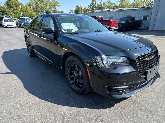Photo of 2022 Gloss Black Chrysler 300
