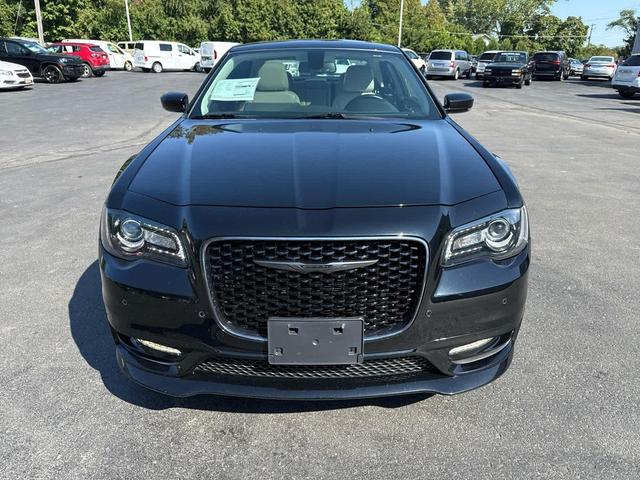 Photo of 2022 Gloss Black Chrysler 300