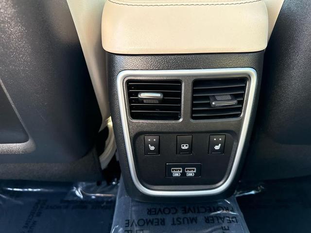 Photo of 2022 Gloss Black Chrysler 300