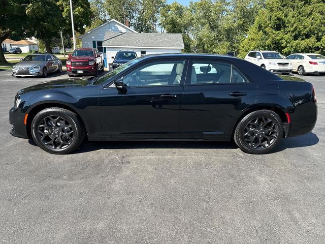 Photo of 2022 Gloss Black Chrysler 300