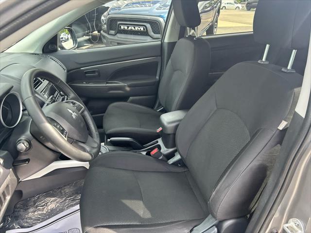 Photo of 2014 Mercury Gray Mitsubishi Outlander Sport