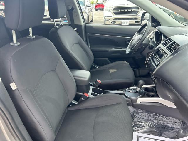Photo of 2014 Mercury Gray Mitsubishi Outlander Sport