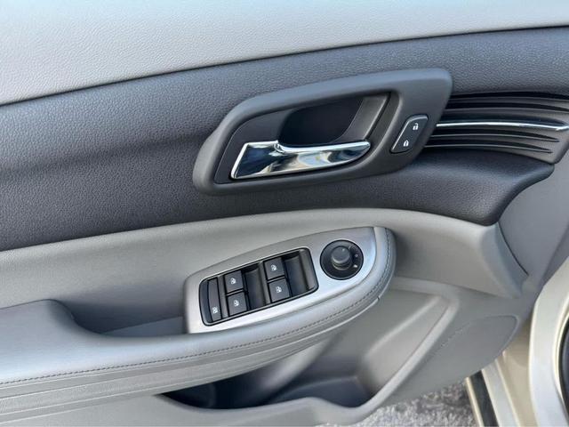 Photo of 2016 Champagne Silver Metallic Chevrolet Malibu Limited