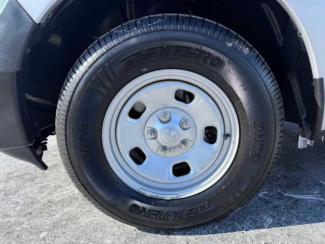 Photo of 2017 Bright Silver Metallic Clearcoat RAM 1500