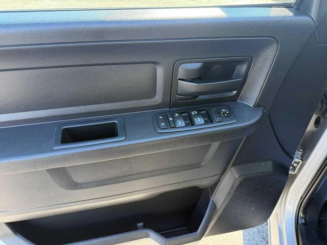 Photo of 2017 Bright Silver Metallic Clearcoat RAM 1500