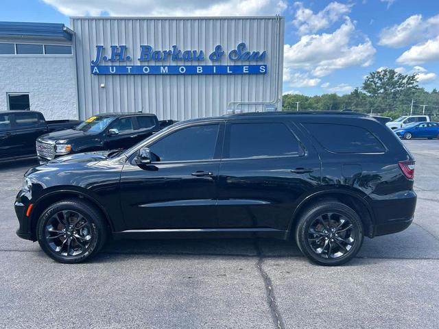 Photo of 2022 DB Black Clearcoat Dodge Durango