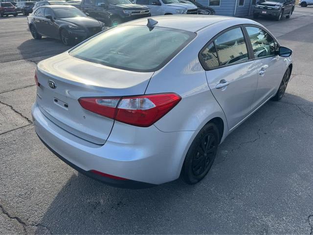 Photo of 2015 Silky Silver Kia Forte