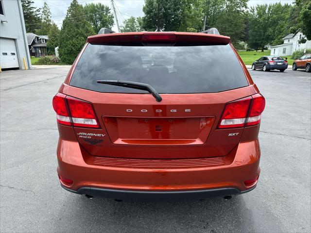 Photo of 2014 Copperhead Pearlcoat Dodge Journey