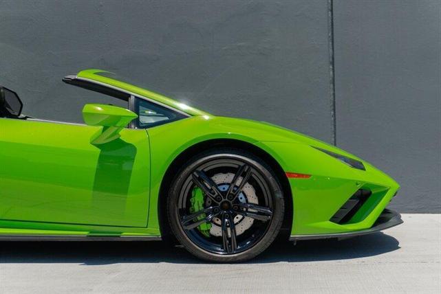 Photo of 2022 Green Lamborghini Huracan EVO