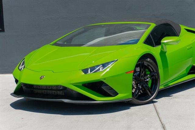 Photo of 2022 Green Lamborghini Huracan EVO