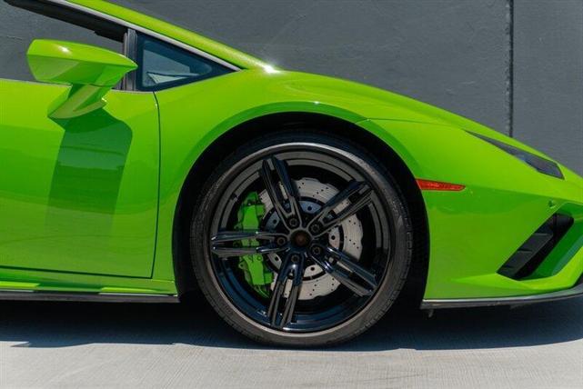 Photo of 2022 Green Lamborghini Huracan EVO