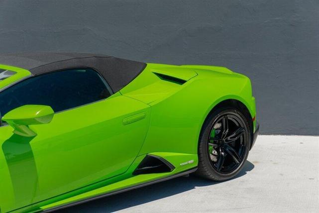 Photo of 2022 Green Lamborghini Huracan EVO