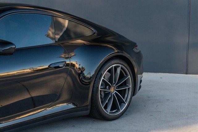 Photo of 2021 Black Porsche 911