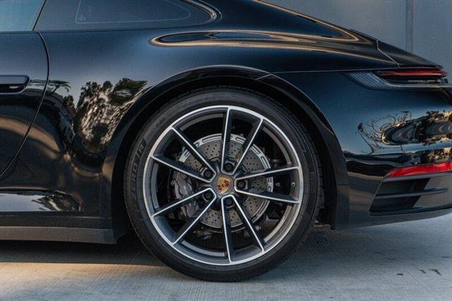Photo of 2021 Black Porsche 911