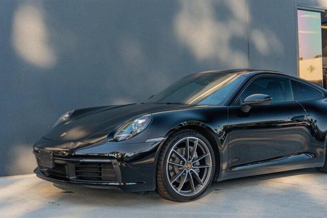 Photo of 2021 Black Porsche 911
