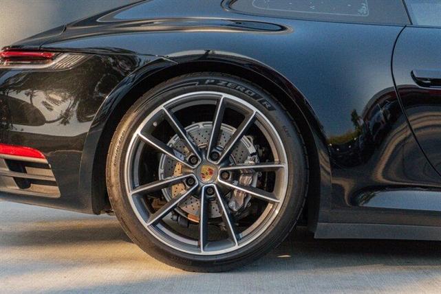Photo of 2021 Black Porsche 911