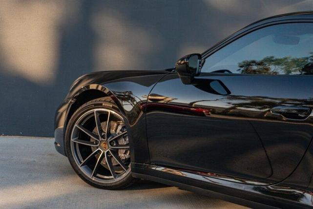 Photo of 2021 Black Porsche 911