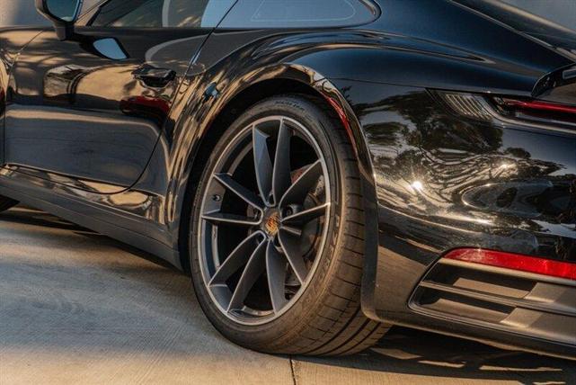 Photo of 2021 Black Porsche 911