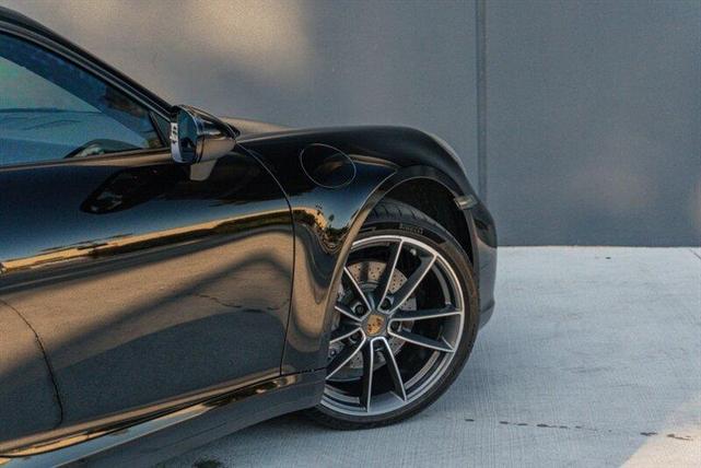 Photo of 2021 Black Porsche 911