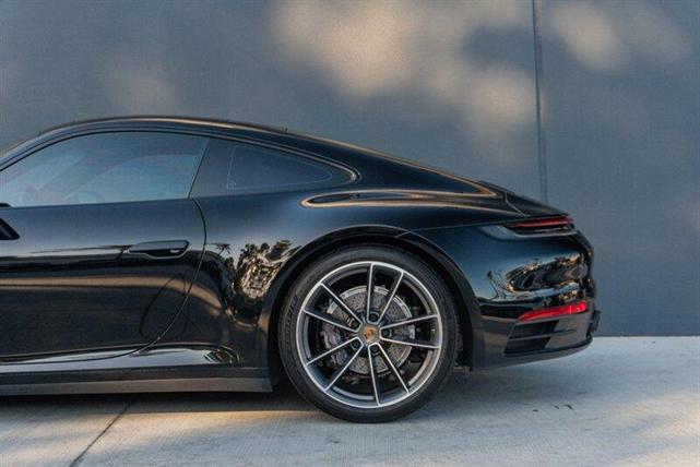 Photo of 2021 Black Porsche 911